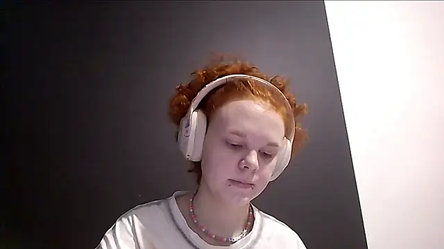 CurlaPettyBom online show from February 2026 09:19:01 AM