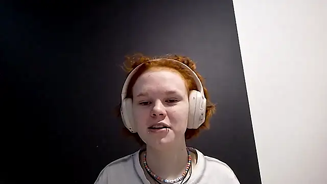 CurlaPettyBom online show from February 2026 08:16:02 AM