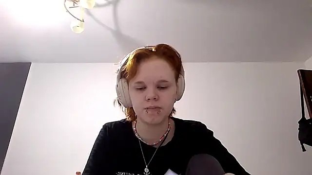 CurlaPettyBom online show from February 2026 08:25:02 AM