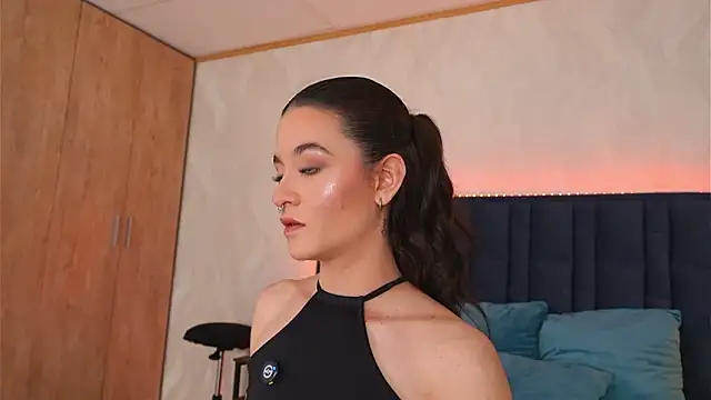 Snapshot of LucyDeLuca chatting on March 2026 04:15:01 AM LucyDeLuca online show from March 2026 04:15:01 AM