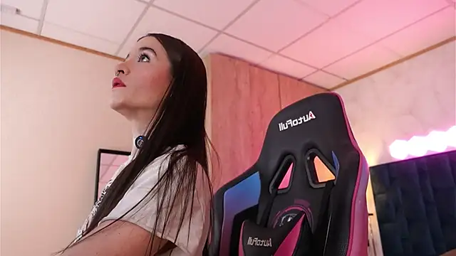 LucyDeLuca online show from February 2026 07:52:02 AM