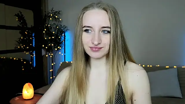 Oxy Foxie online show from May 2026 08:16:01 PM