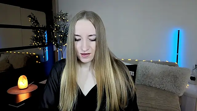Oxy Foxie online show from May 2026 05:54:01 PM