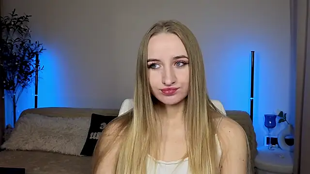 Oxy Foxie online show from June 2026 08:53:01 PM