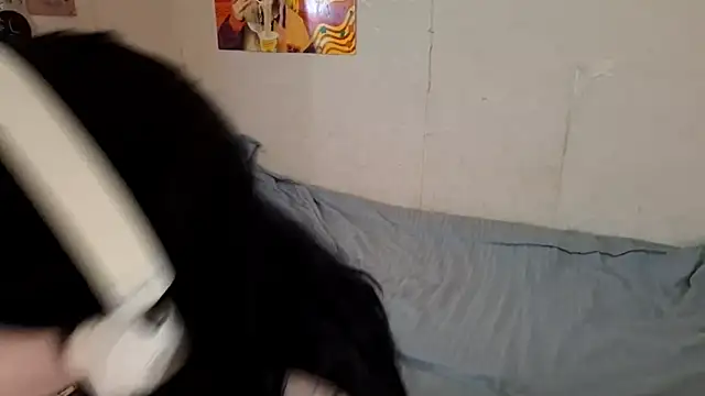 Snapshot of MindyMinty chatting on April 2026 04:30:01 AM MindyMinty online show from April 2026 04:30:01 AM