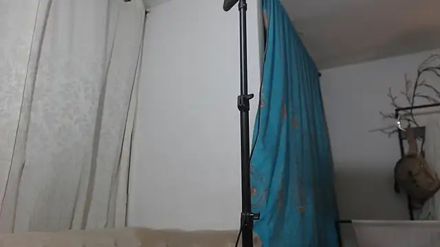 Snapshot of Dani-brown chatting on June 2026 11:59:01 PM Dani-brown online show from June 2026 11:59:01 PM