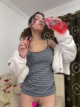 soffii-estrella online show from April 2026 07:11:01 AM