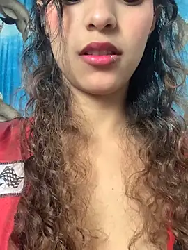 soffii-estrella online show from March 2026 07:37:02 AM