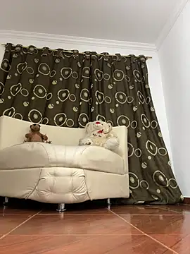 soffii-estrella online show from March 2026 06:33:01 AM