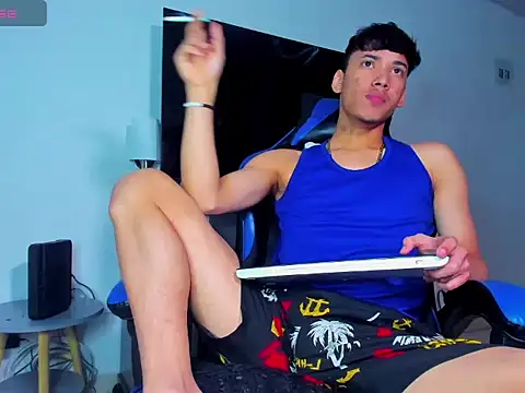 Lyam Russo online show from April 2026 04:41:02 AM