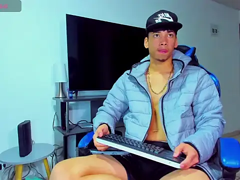 Lyam Russo online show from May 2026 09:40:02 AM