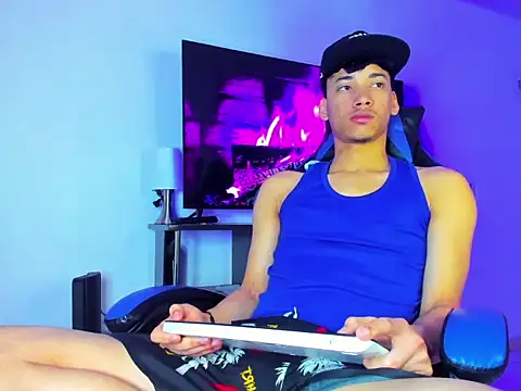 Lyam Russo online show from March 2026 08:27:01 AM