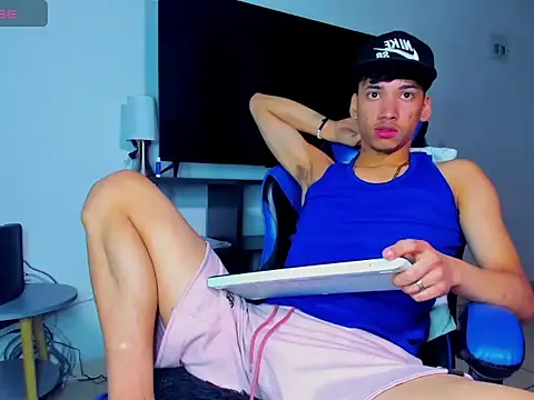 Lyam Russo online show from April 2026 05:54:01 AM