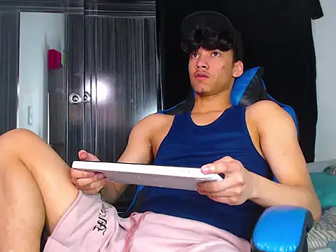 Lyam Russo online show from February 2026 07:37:01 PM