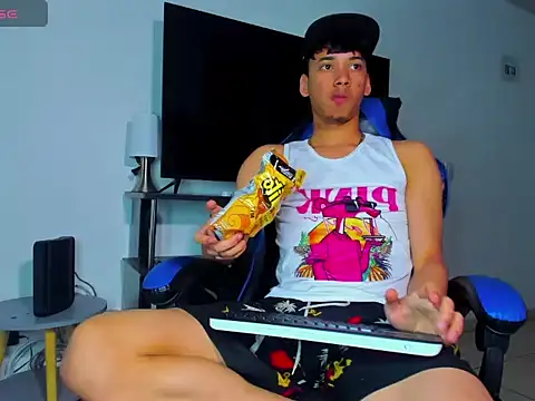 Lyam Russo online show from April 2026 04:58:02 AM