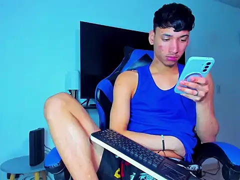 Lyam Russo online show from April 2026 03:35:02 AM