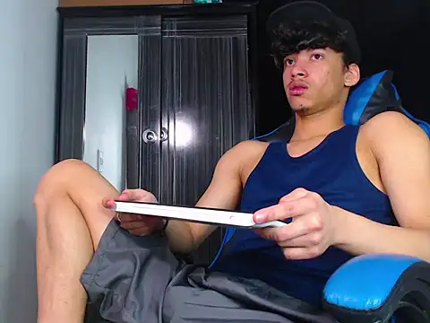 Lyam Russo online show from February 2026 07:03:01 PM