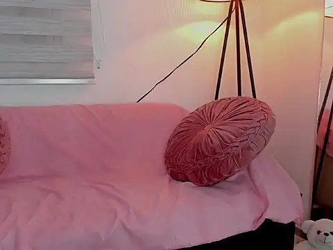 Snapshot of yourlollypetite chatting on March 2026 01:54:01 AM yourlollypetite online show from March 2026 01:54:01 AM