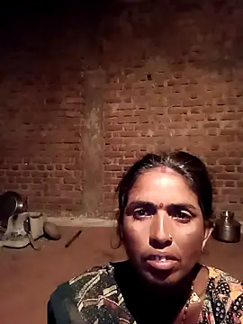 Snapshot of Hot_re83 chatting on February 2026 11:37:02 PM Hot re83 online show from February 2026 11:37:02 PM