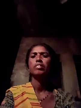 Snapshot of Hot_re83 chatting on February 2026 07:58:02 PM Hot re83 online show from February 2026 07:58:02 PM