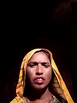 Snapshot of Hot_re83 chatting on February 2026 04:39:02 PM Hot re83 online show from February 2026 04:39:02 PM