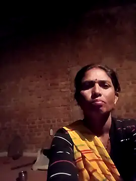 Snapshot of Hot_re83 chatting on February 2026 11:35:02 PM Hot re83 online show from February 2026 11:35:02 PM