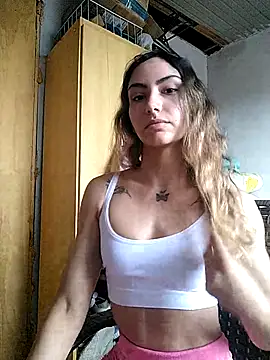 Larinhacat online show from February 2026 08:28:01 PM