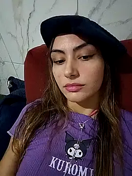 Larinhacat online show from March 2026 11:43:02 PM