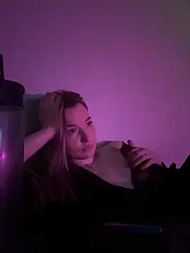 Snapshot of EmmaTurners chatting on March 2026 06:15:02 PM EmmaTurners online show from March 2026 06:15:02 PM