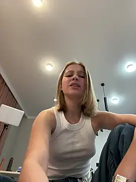 Eva Leen online show from February 2026 04:07:02 PM