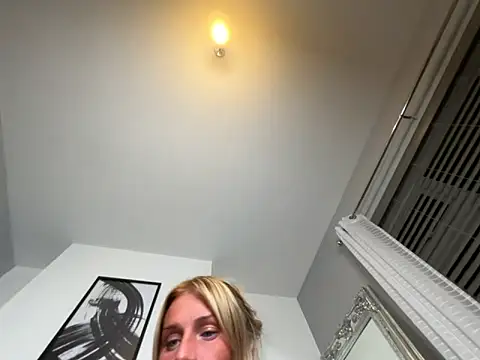 jadey19x online show from April 2026 08:23:02 PM