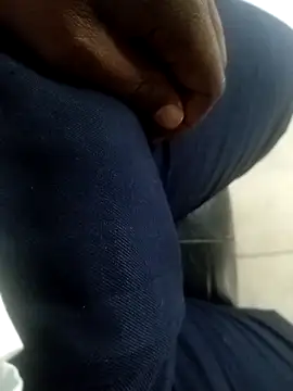 Snapshot of Mr-kke chatting on March 2026 12:32:01 AM Mr-kke online show from March 2026 12:32:01 AM