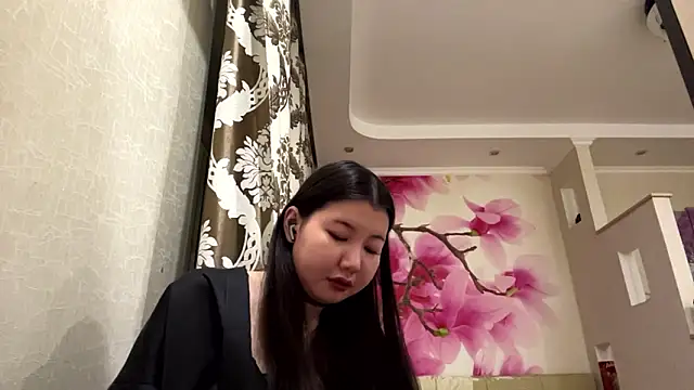 Snapshot of MaeRaads chatting on February 2026 06:52:02 PM MaeRaads online show from February 2026 06:52:02 PM