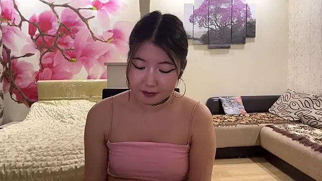 MaeRaads online show from April 2026 09:39:33 PM