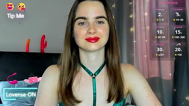 Snapshot of megann_fox2 chatting on June 2026 03:32:01 PM megann fox2 online show from June 2026 03:32:01 PM