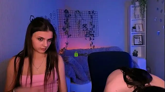 amalialowell online show from March 2026 08:25:01 PM