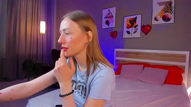 A Alise online show from February 2026 11:11:02 AM