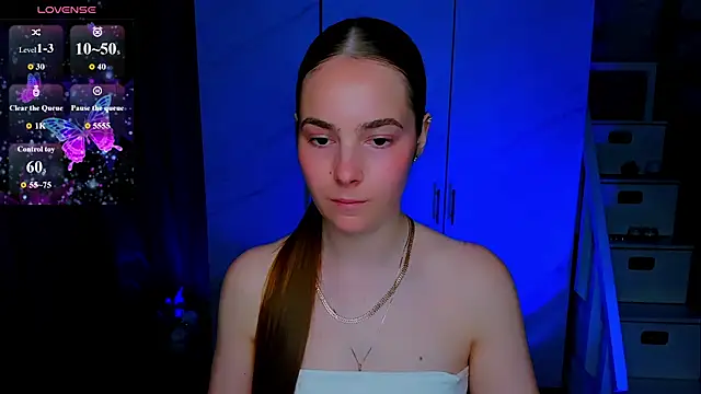 Snapshot of Maddy_Wood_ chatting on June 2026 04:01:01 PM Maddy Wood online show from June 2026 04:01:01 PM