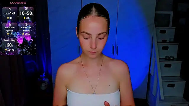 Snapshot of Maddy_Wood_ chatting on July 2026 05:06:02 PM Maddy Wood online show from July 2026 05:06:02 PM