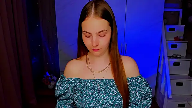 Snapshot of Maddy_Wood_ chatting on May 2026 01:47:01 PM Maddy Wood online show from May 2026 01:47:01 PM