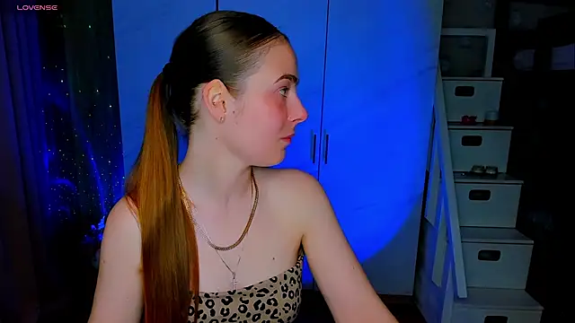 Snapshot of Maddy_Wood_ chatting on June 2026 03:44:02 PM Maddy Wood online show from June 2026 03:44:02 PM