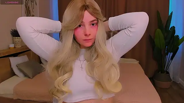 Snapshot of Maddy_Wood_ chatting on February 2026 03:03:02 PM Maddy Wood online show from February 2026 03:03:02 PM