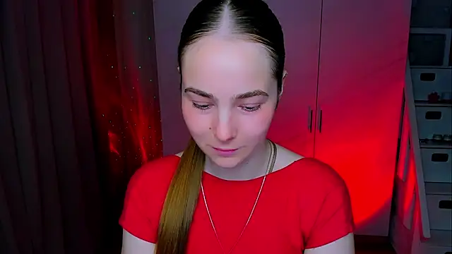 Snapshot of Maddy_Wood_ chatting on May 2026 02:39:02 PM Maddy Wood online show from May 2026 02:39:02 PM