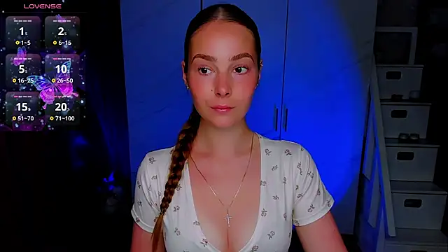 Snapshot of Maddy_Wood_ chatting on July 2026 04:24:01 PM Maddy Wood online show from July 2026 04:24:01 PM