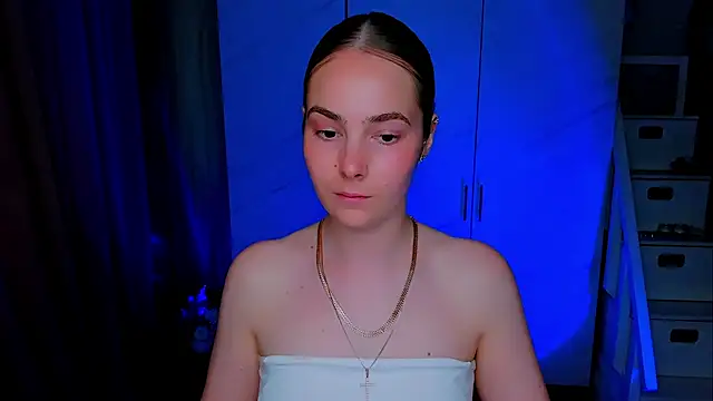 Snapshot of Maddy_Wood_ chatting on June 2026 02:07:02 PM Maddy Wood online show from June 2026 02:07:02 PM
