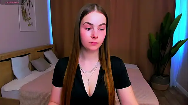 Maddy Wood  online show from March 2026 02:28:01 PM