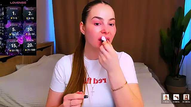 Maddy Wood  online show from March 2026 10:22:01 AM