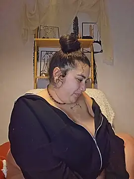 Deesse luna online show from March 2026 07:37:02 PM