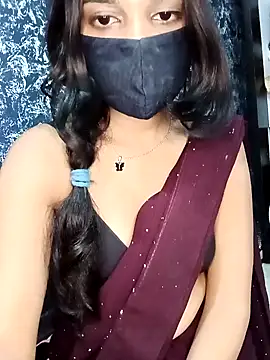 Snapshot of Cutie_babes01 chatting on May 2026 11:14:01 PM Cutie babes01 online show from May 2026 11:14:01 PM