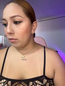 Kiarhatrixie1 online show from April 2026 01:28:01 PM